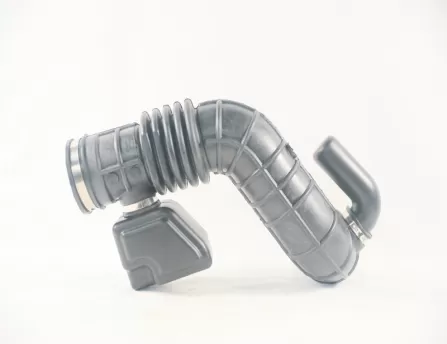 Air filter hose outlet pipe